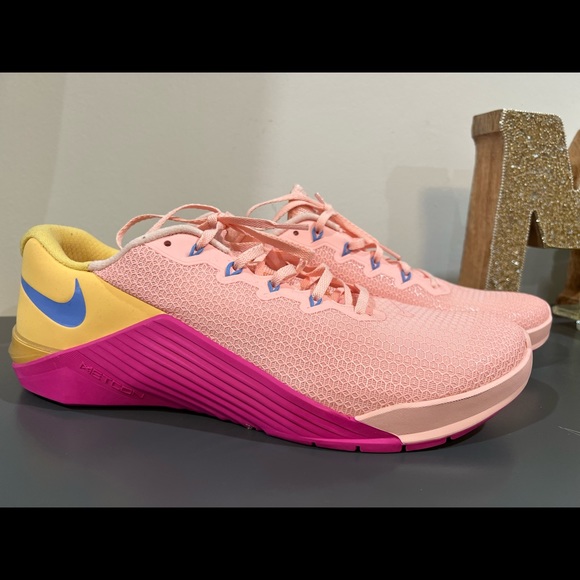 Nike Metcon sneakers in women’s size 13 - Picture 1 of 9